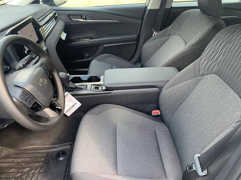 Used 2026 Toyota Camry LE image 9