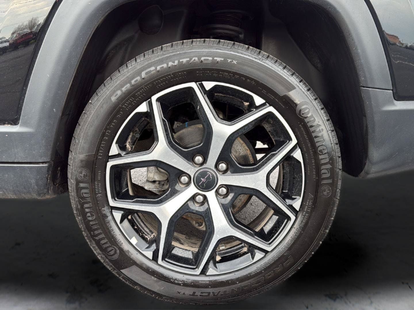 Used 2025 Jeep Compass Limited AWD/4WD image 17