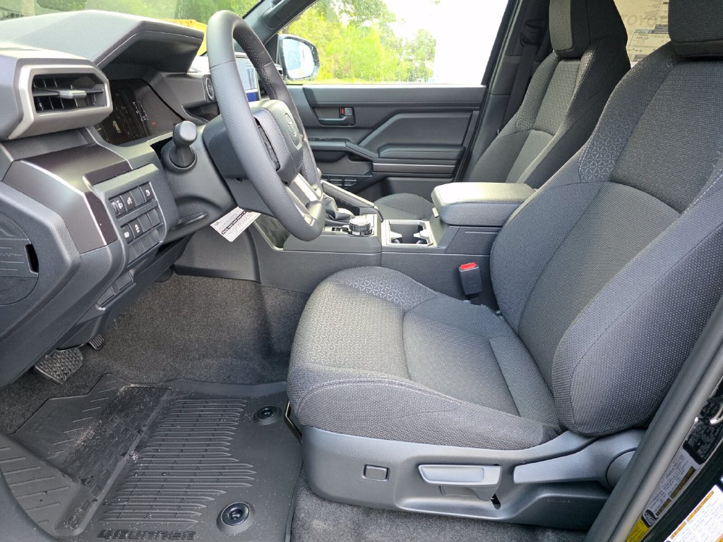 New 2026 Toyota 4Runner SR5 AWD/4WD image 24
