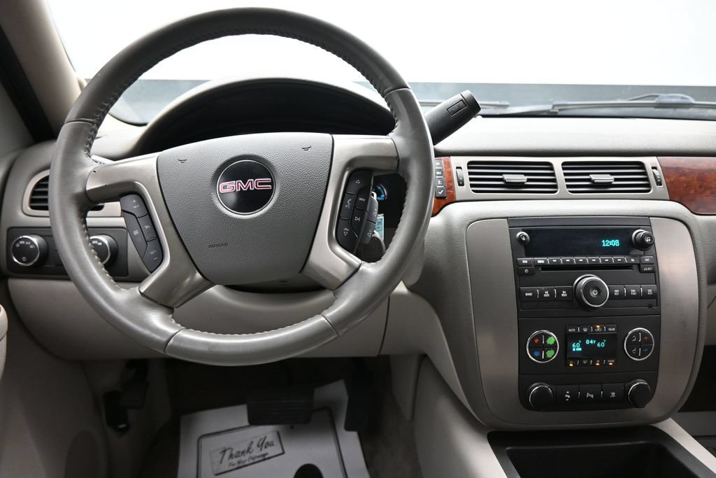 Used 2011 GMC Yukon XL SLT w/ SLT-2 Equipment Package AWD/4WD image 15