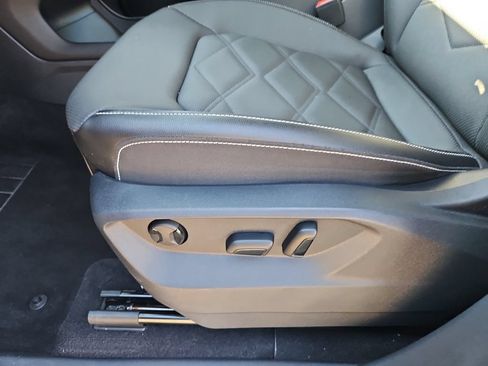 Used 2025 Volkswagen Atlas SE AWD/4WD image 18