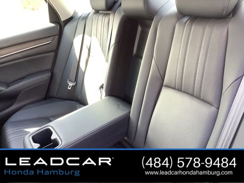 Used 2018 Honda Accord Touring image 21