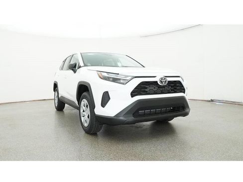Used 2025 Toyota RAV4 LE FWD image 30