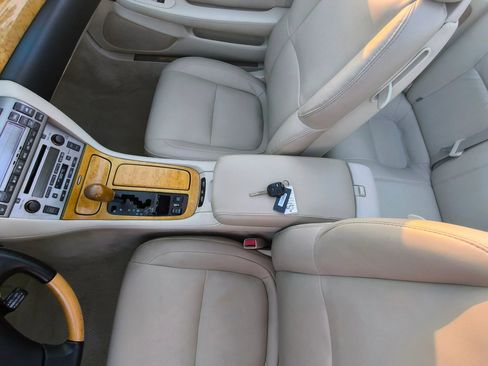 Used 2004 Lexus SC 430 Convertible RWD image 5