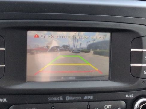 Used 2016 Kia Soul + FWD image 19