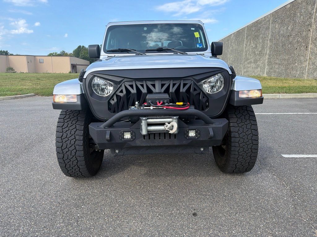 Used 2023 Jeep Gladiator Overland AWD/4WD image 2