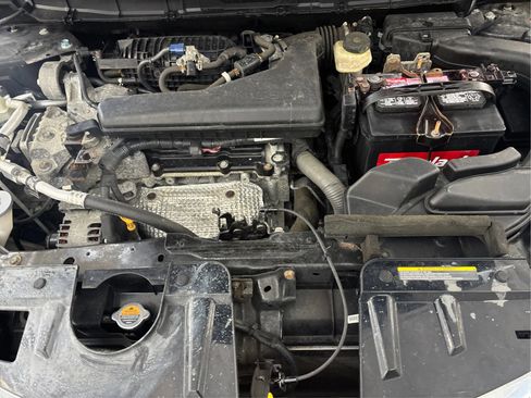 Used 2018 Nissan Rogue SV AWD/4WD image 28
