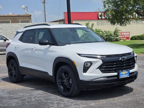 New 2026 Chevrolet TrailBlazer LT w/ Midnight Edition FWD image 7