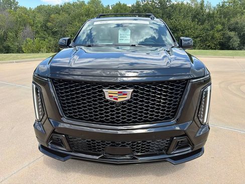 Used 2026 Cadillac Escalade V AWD/4WD image 8