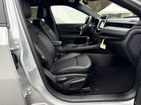 New 2026 Jeep Compass Latitude image 9