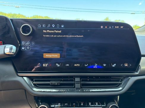 Used 2024 Chevrolet Equinox EV RS FWD image 28