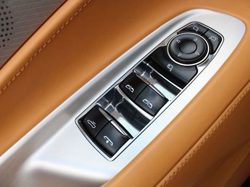 Used 2020 Chevrolet Corvette Stingray Premium Conv w/ 3LT Preferred Equipment Group RWD image 9