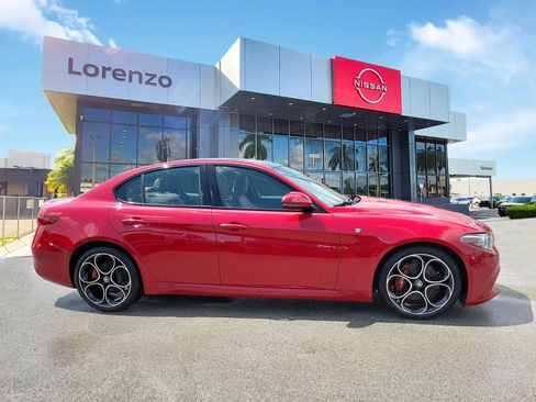 Used 2022 Alfa Romeo Giulia Ti w/ Active Assist Plus Package RWD image 5