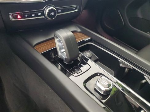 Used 2023 Volvo XC60 B5 Plus w/ Protection Package Premier image 30