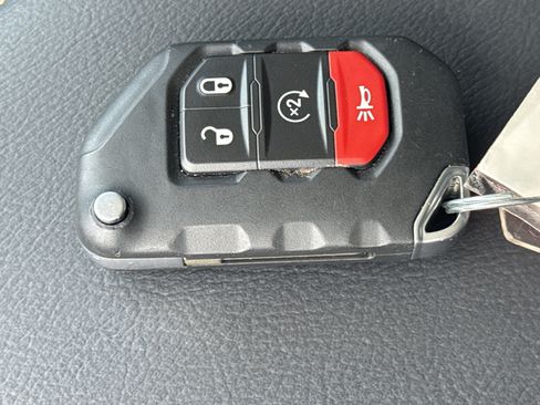 Used 2024 Jeep Wrangler Unlimited Sahara w/ Safety Group AWD/4WD image 34