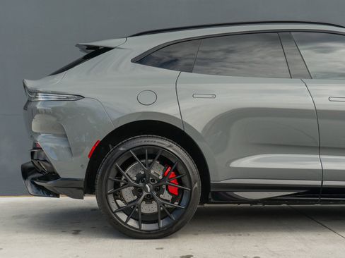 Used 2025 Aston Martin DBX 707 image 34