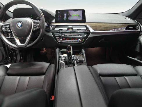 Used 2019 BMW 530i xDrive AWD/4WD image 13
