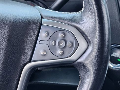 Used 2020 Chevrolet Suburban Premier image 32