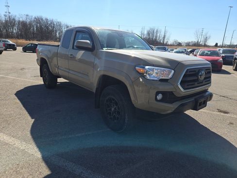 Used 2019 Toyota Tacoma SR5 image 4