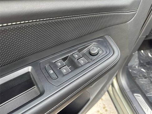 Certified 2025 Volkswagen Atlas SEL image 11