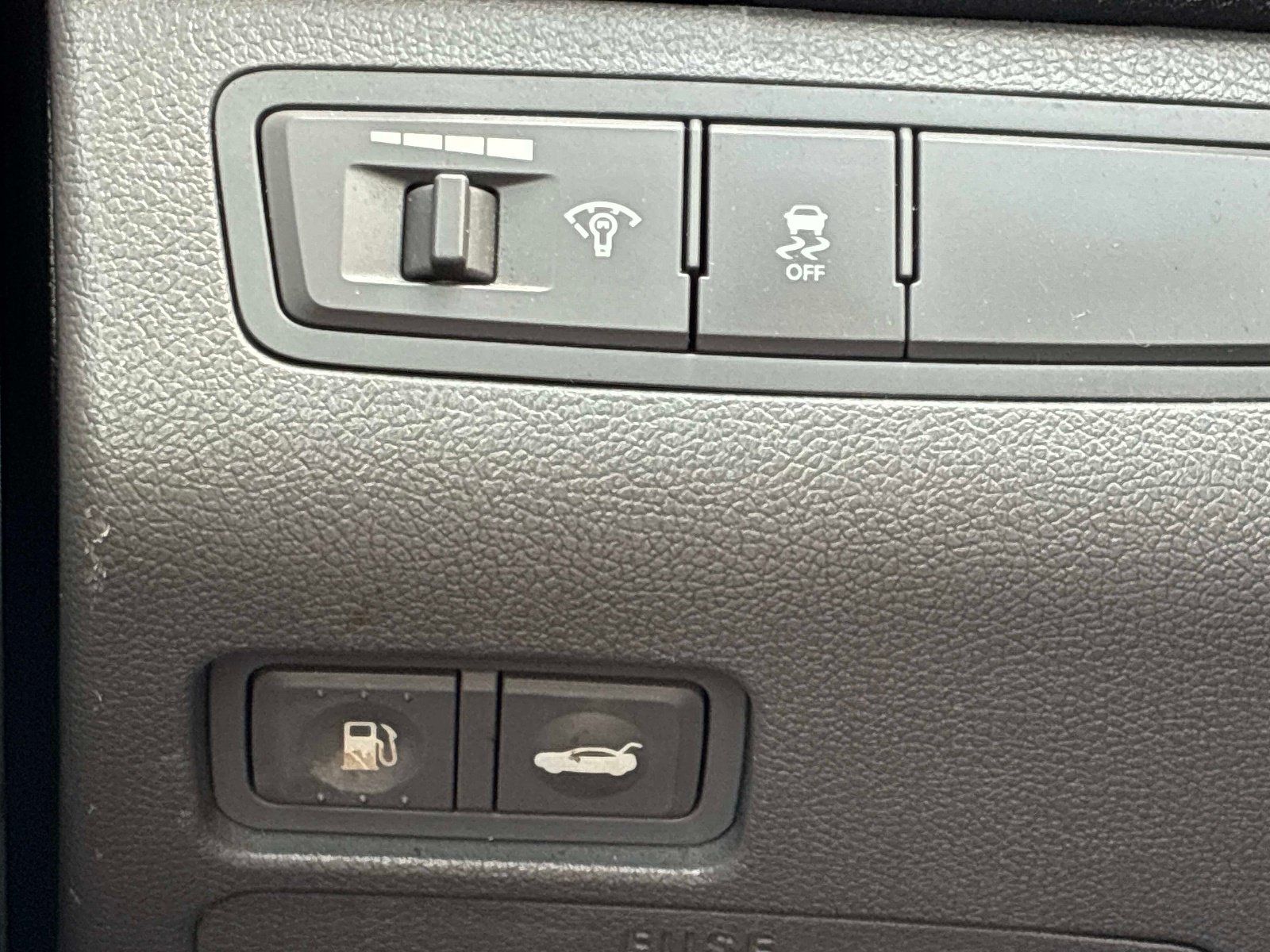 Used 2012 Hyundai Sonata Hybrid w/ Leather Pkg FWD image 22