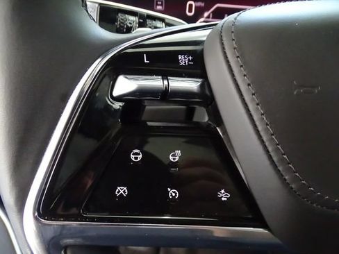 Used 2025 Cadillac Escalade ESV Sport Platinum AWD/4WD image 8