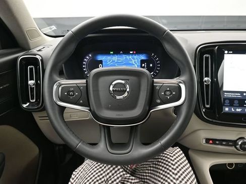 Used 2024 Volvo XC40 B5 Plus w/ Protection Package Premier AWD/4WD image 24