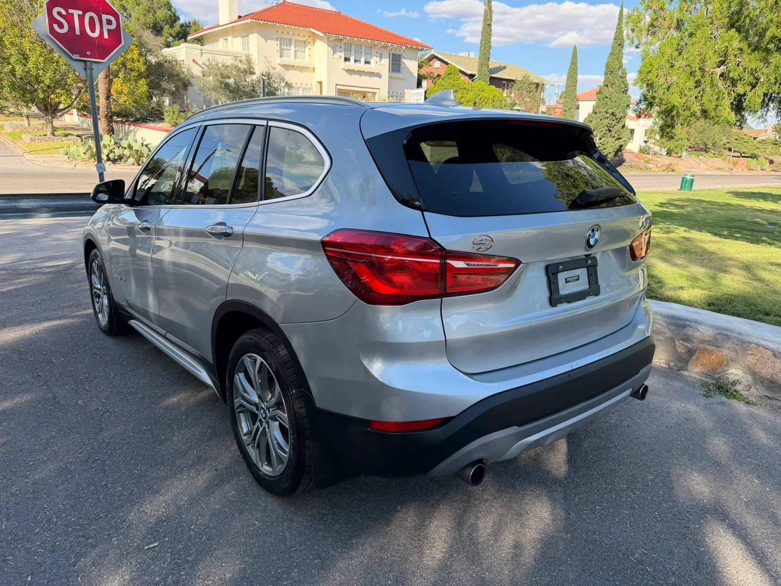 Used 2017 BMW X1 xDrive28i AWD/4WD image 3