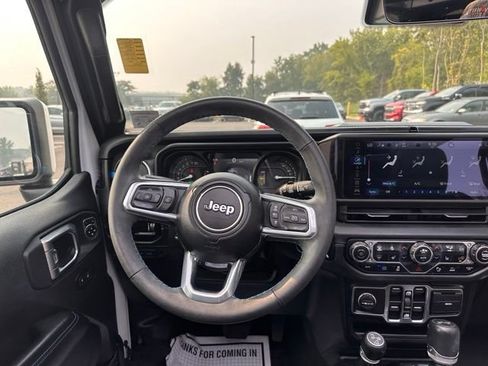 Used 2024 Jeep Wrangler High Altitude AWD/4WD image 19