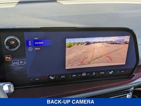 New 2026 Chevrolet Traverse Z71 w/ LPO, Floor Liner Package image 21