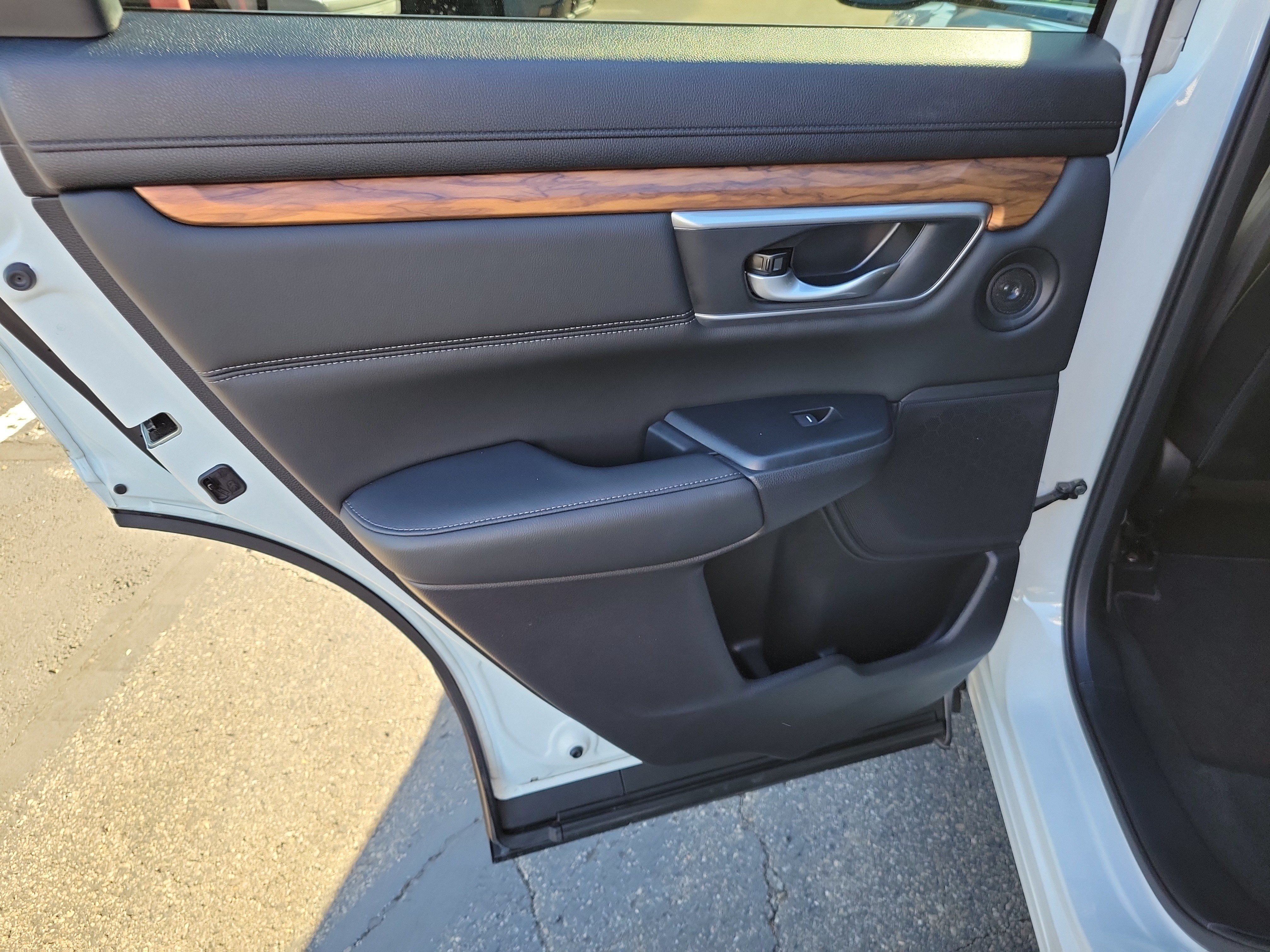 Used 2020 Honda CR-V Touring image 14