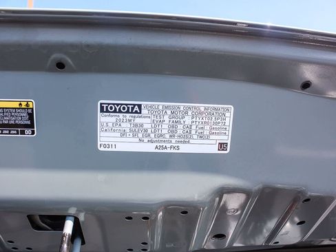 Used 2023 Toyota RAV4 XLE Premium image 40