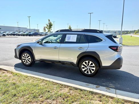 Certified 2025 Subaru Outback Premium w/ Popular Package #1 AWD/4WD image 5