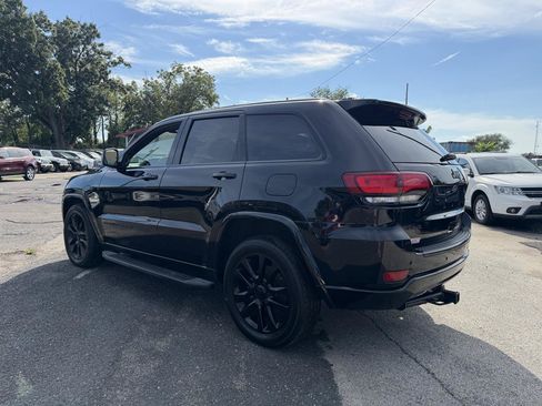 Used 2017 Jeep Grand Cherokee Altitude AWD/4WD image 8