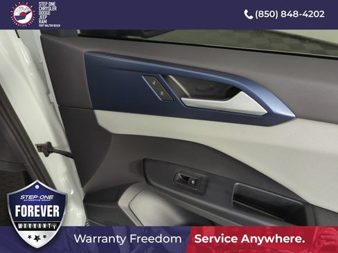 Used 2022 Volkswagen Taos SE FWD image 31