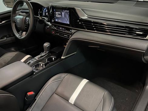 New 2026 Toyota Camry Hybrid FWD image 24