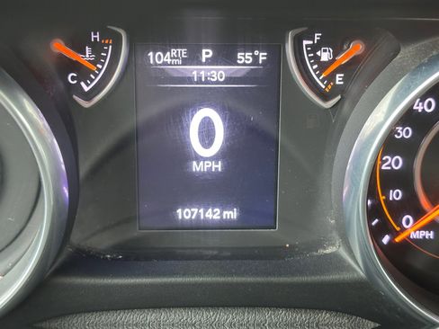 Used 2018 Jeep Wrangler Unlimited Sport AWD/4WD image 2