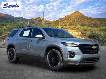 Used 2023 Chevrolet Traverse LT
