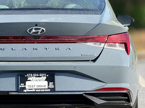 Used 2023 Hyundai Elantra Limited w/ Cargo Package image 17
