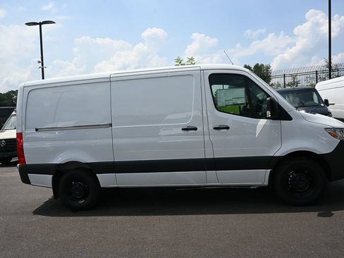Used 2025 Mercedes-Benz Sprinter 2500 image 22