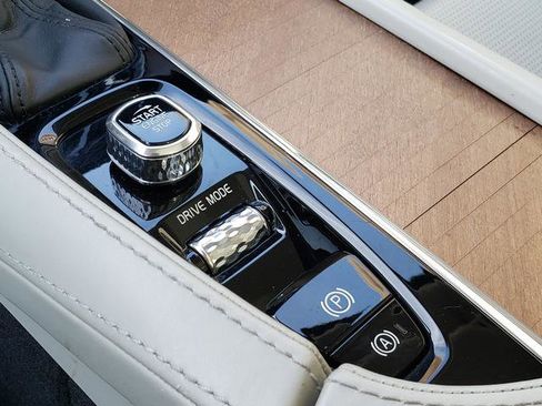 Used 2020 Volvo S90 T6 Inscription w/ Protection Package Premier image 25