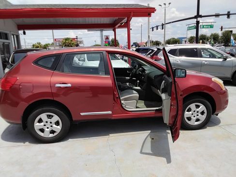 Used 2015 Nissan Rogue S image 8