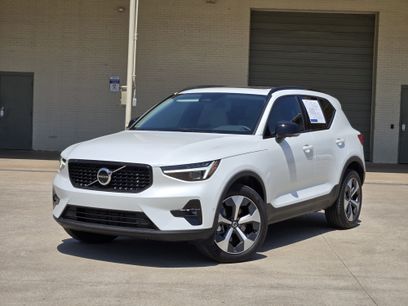 Certified 2026 Volvo XC40 B5 Plus w/ Protection Package Premier