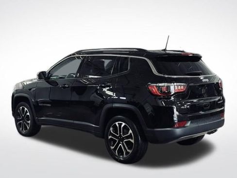 Used 2022 Jeep Compass Limited image 9