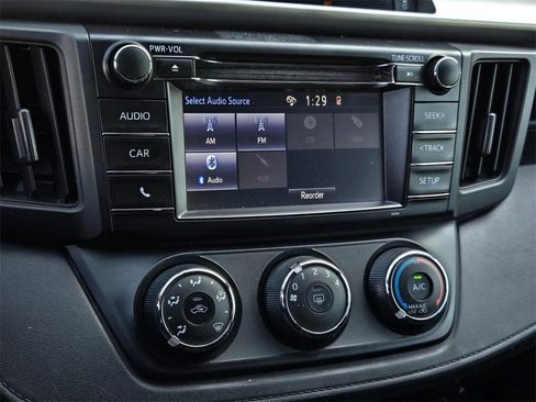 Used 2016 Toyota RAV4 LE image 15