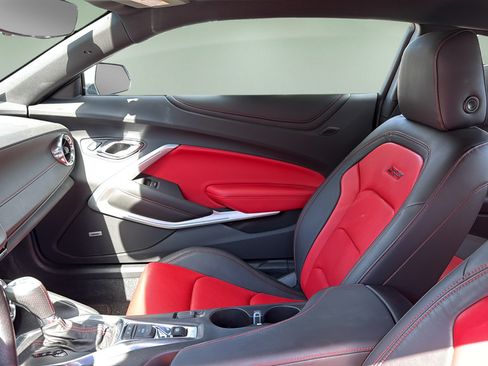 Used 2020 Chevrolet Camaro SS RWD image 14