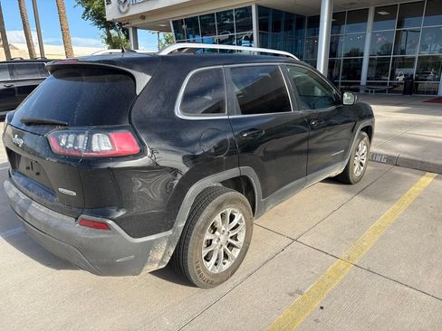 Used 2019 Jeep Cherokee Latitude w/ Cold Weather Group AWD/4WD image 5