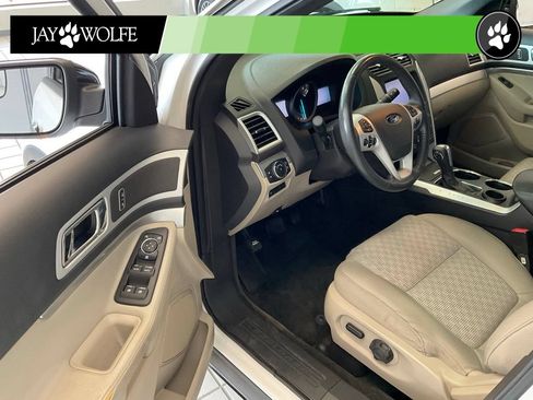 Used 2013 Ford Explorer XLT FWD image 9