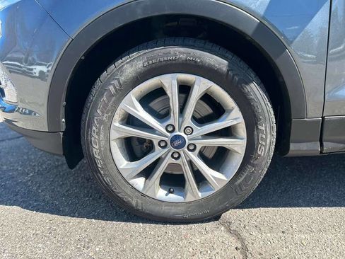 Used 2019 Ford Escape SEL image 9