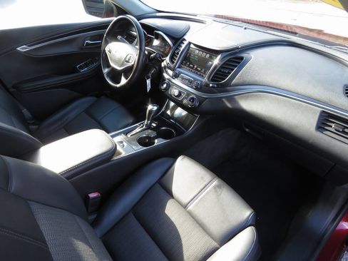 Used 2016 Chevrolet Impala LT w/ Convenience Package image 15